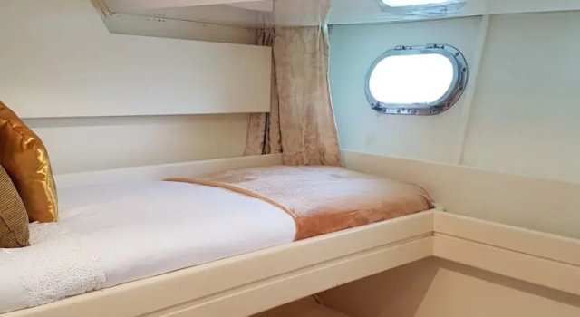 Номер Standard 60ft Motor Yacht in Ocean Village Gibraltar