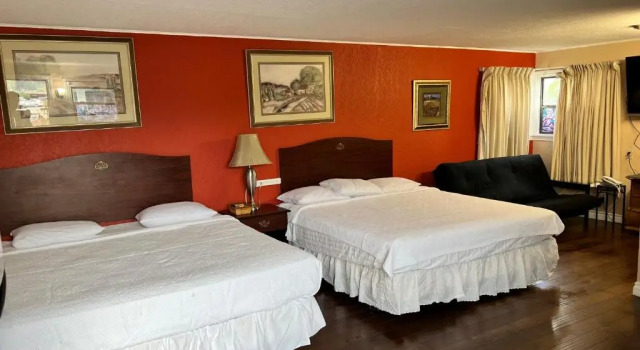 Четырёхместный номер Standard Great House Motel