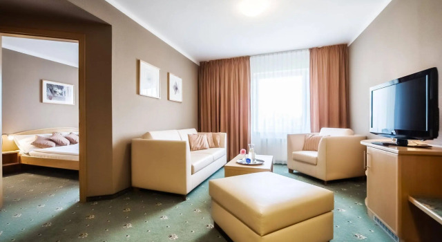Hotel Pracharna, Забронировать Отель Отели и гостиницы Оломоуц, рядом с Neredin Cemetry, Отель
