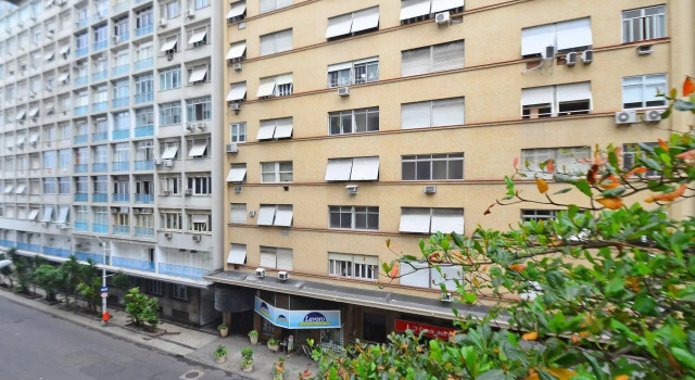 Cozy Apartments Copacabana Beach, Забронировать Апартаменты/квартира Отели Рио-де-Жанейро с парковкой, рядом с Пляж Вермелья, Парковка