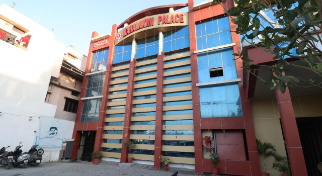 OYO 24700 Hotel Mahalaxmi Palace, Rezervovat Hotel Déhrádún Uttarakhand
