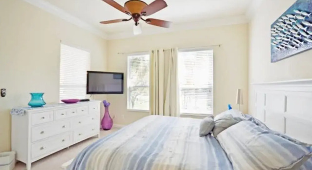 Reunion Retreat 3 Bedroom Home by RedAwning