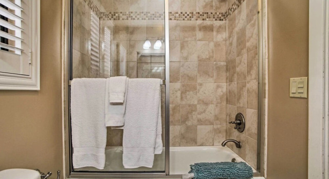 Коттедж 2 Mi to Beach: Updated & Private Oakland Park Gem!
