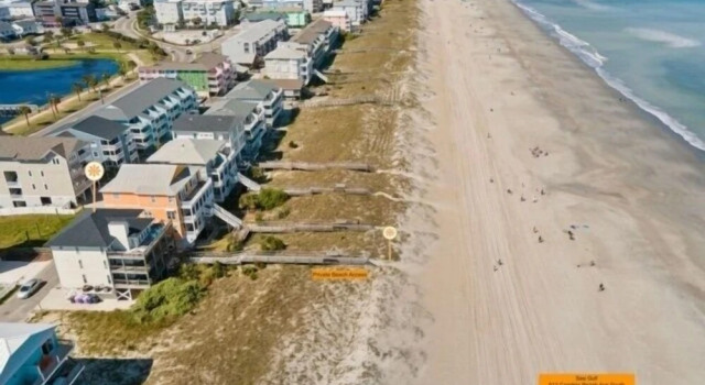 Paradise Found - Oceanfront Home! Pet Friendly! Ocean Views On One Side, Lake Views On The Other! 3 Bedroom Condo by Redawning, Забронировать Отель Каролина-бич Уилмингтон, рядом с Odysea Surf and Kiteboard School