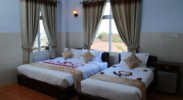 Двухместный семейный номер Standard King Hotel