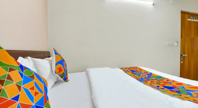Hotel O Vishwa, Rezerwuj Hotel Koba Gujarat
