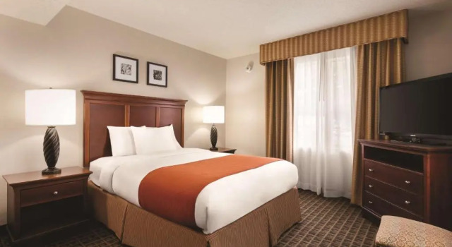 Двухместный люкс c 1 комнатой Country Inn & Suites by Radisson, Lawrenceville near Northside Hospital Gwinnett
