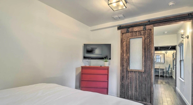 Коттедж Hill Country Retreat! Castroville Cottage w/ Views