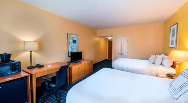 Четырёхместный номер Standard Fairfield Inn & Suites Marianna