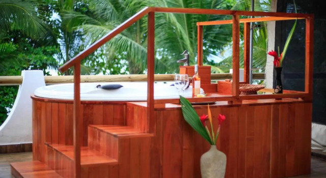 Полулюкс Hotel Tropico Latino