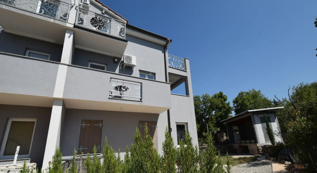 Apartments Cindric, Prenota Appartamento Hotel a Isole Quarnerine con parcheggio, Parcheggio
