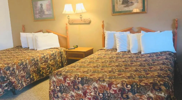 Четырёхместный номер Standard Raine Motel