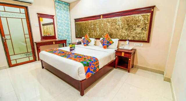 Номер Premium FabHotel Eleven Heights