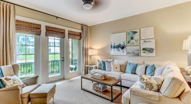 Summerwoods Condo, Walkings Away to Atlantic Ocean by Redawning, Забронировать Дом для отпуска Отели Амилия с бассейном, рядом с Магазины Palmetto Walk, Бассейн