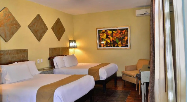 Четырёхместный номер Deluxe Hotel Mesones 49
