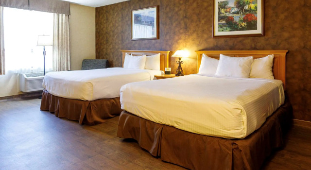 Четырёхместный люкс Gold Country Inn and Casino by Red Lion Hotels