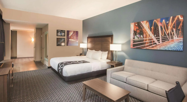 Двухместный номер Deluxe с видом на город La Quinta Inn & Suites by Wyndham Chicago Downtown