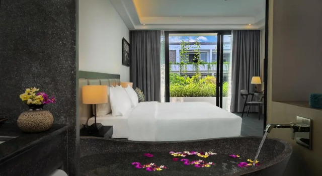 Двухместный номер Deluxe с видом на бассейн Eightfold Urban Resort