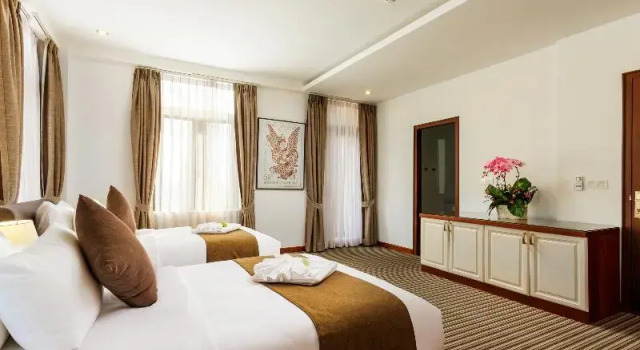 Люкс с балконом Jaya Suites Hotel