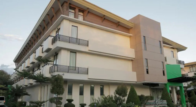 Mansion Garden Hotel, Book Hotel Hotels in Zambales with a Pool, Swimming Pool