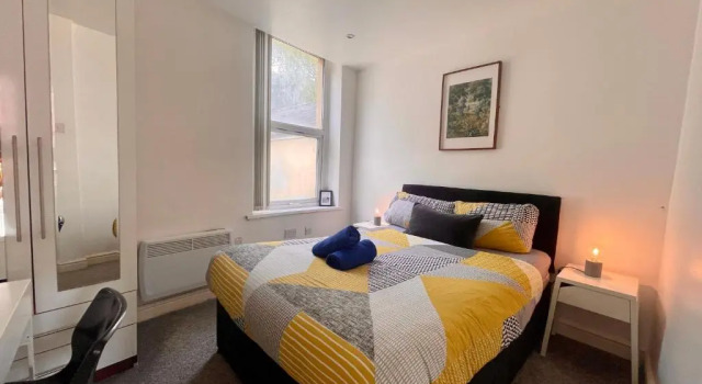Duplex Apartment For Up to 13 Near City Centre