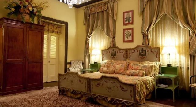 Deluxe room Graycliff Hotel