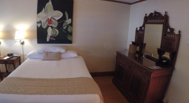 Lahaina Inn, Забронировать Отель Лахайна West Maui