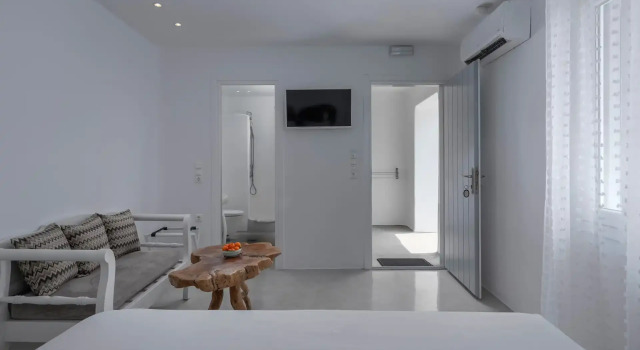 Люкс Цокольный этаж Flaskos Luxury Suites