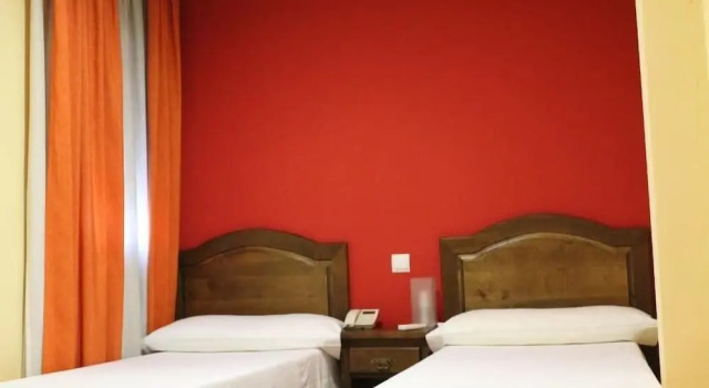Hostal Don Lucas, Забронировать Хостел Вильялуэнга Toledo Province