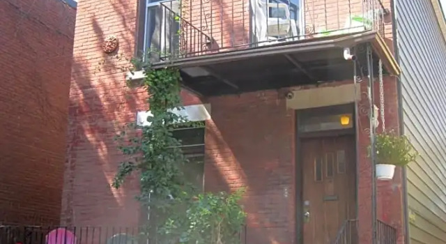 Студия с балконом Ottawa Backpackers Inn