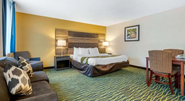 Люкс Superior Quality Inn & Suites Leesburg Chain of Lakes