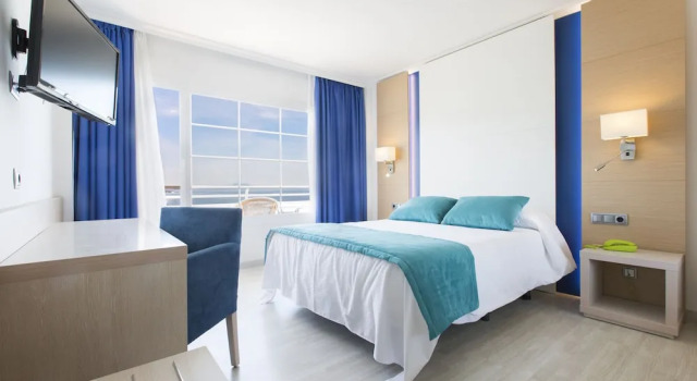 Двухместный номер с балконом и с видом на море Hotel Agua Beach "Adults only"