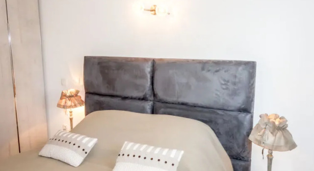 La maison d'Adélaïde, Rezerwuj Hotel Saint-Laurent-d'Aigouze 