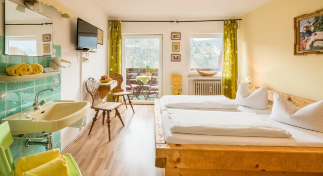 Двухместный номер Standard с балконом Zur Schönen Aussicht Hotel garni