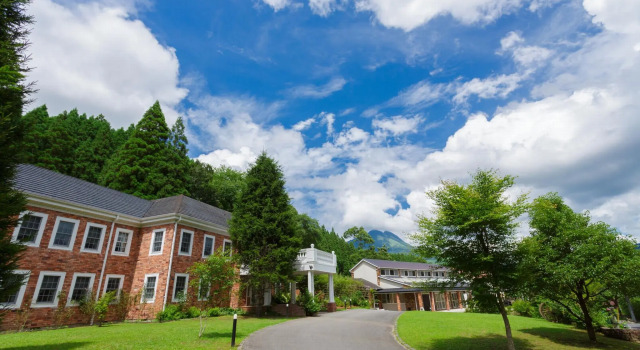 Кровать в общем номере (женский номер) Yufuin Hotel Mori-no-Terrace