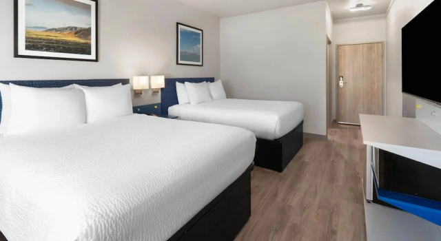 Четырёхместный номер Standard Microtel Inn & Suites by Wyndham Tooele
