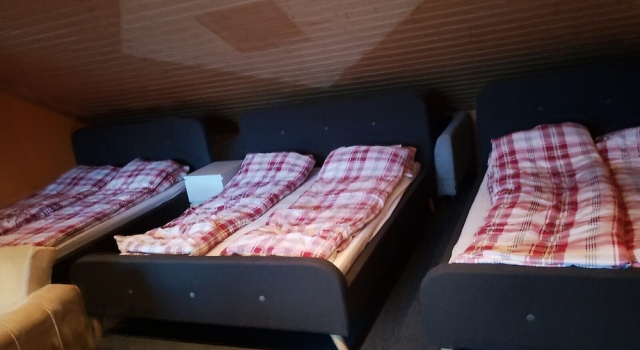 Arctic Skyview Retreat in Tromso - With Parking, Забронировать Апартаменты/квартира Отели Тромсё с парковкой, рядом с The Art Museum of Northern Norway, Парковка