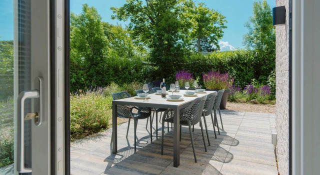 Коттедж Attractively Furnished Bungalow is Located 1.5 km From the Ouddorp Beach