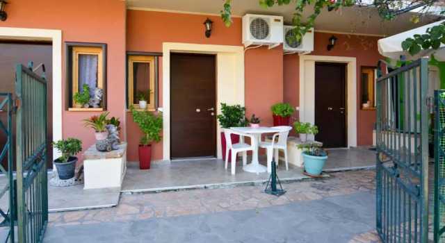 Апартаменты Panos Apartments