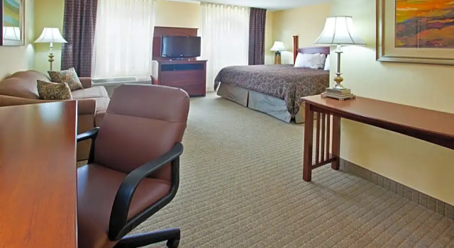 Четырёхместный люкс c 1 комнатой Staybridge Suites Elkhart by IHG