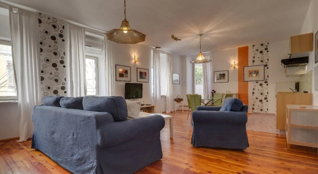 Mandarina - sea View Apartment Ana, Забронировать Апартаменты/квартира Отели Мали-Лошиня с парковкой, рядом с Mali Losinj Ferry Port, Парковка