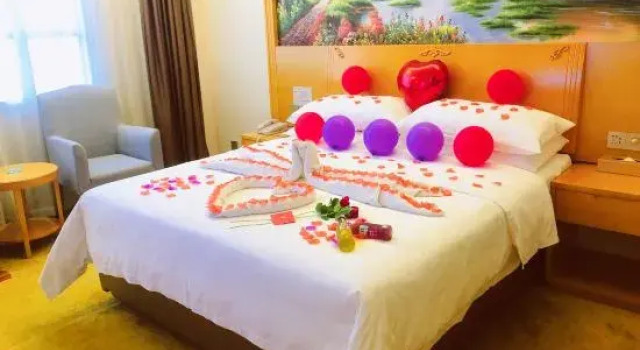 Vienna 3 Best Hotel (Boluo Gongzhuang), Rezervasyon Otel Guangdong otoparklı oteller, Otopark