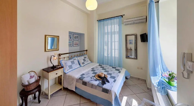 Студия Antouanetta Apartments