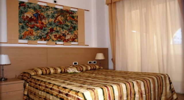 Welcoming Flat Next to the sea for up to 6 Guests, Prenota Appartamento Hotel a Veneto con parcheggio, Parcheggio