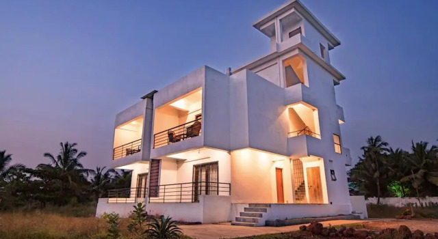 Ziba Beach, Boek Hotel Morjim Noord-Goa