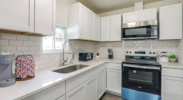 Коттедж 4 Mi to Dtwn: Charming Retreat in Wichita!