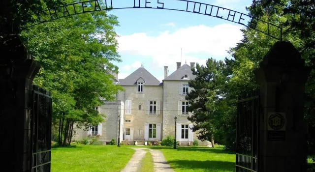 Chateau des Touches, Забронировать Отель Мезонне 