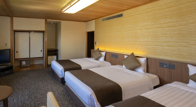 Трёхместный номер Riverfront KAMENOI HOTEL Ome