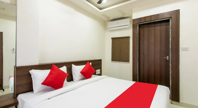 OYO 23058 Hotel Aditya Regency