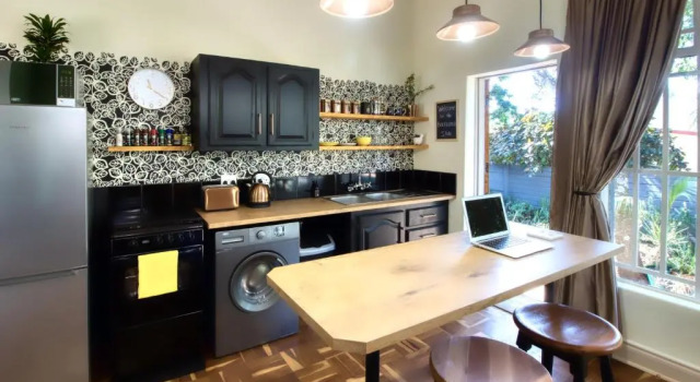 Апартаменты The BeeKeepers Inn